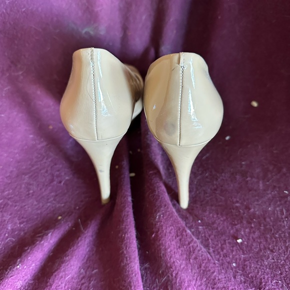 Vince Camuto heels - Picture 2 of 4